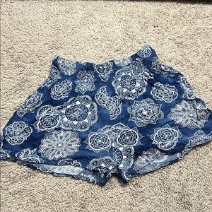 Elegant Blue and White Mandala Women's High Waist Shorts